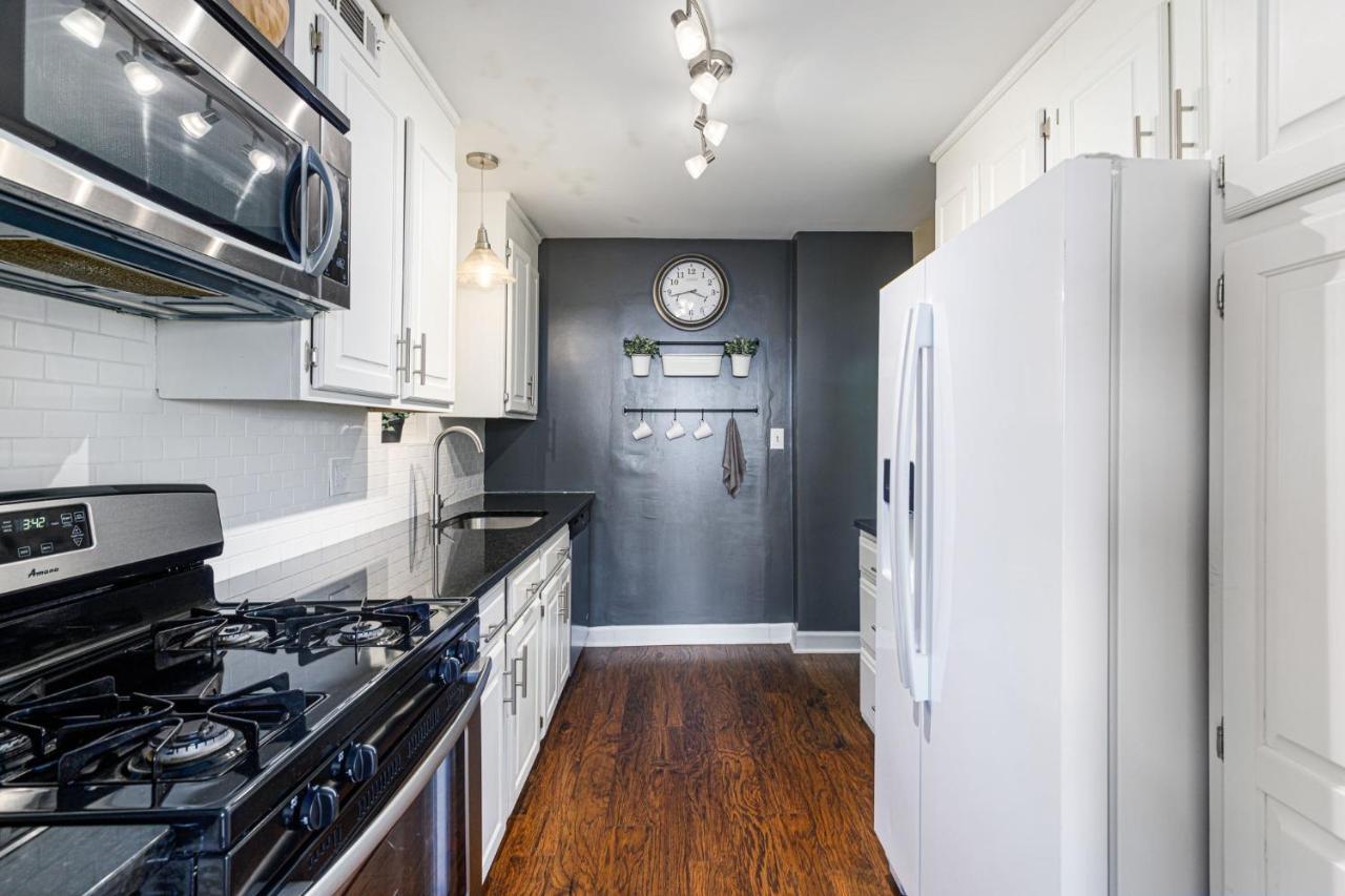 1406 Spacious Modern, Fast Wifi, 1 Free Parking *