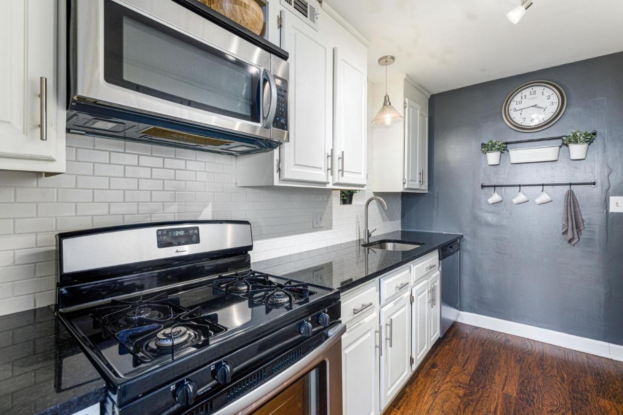 Apartment 1406 Spacious Modern, Fast Wifi, 1 Free Parking *