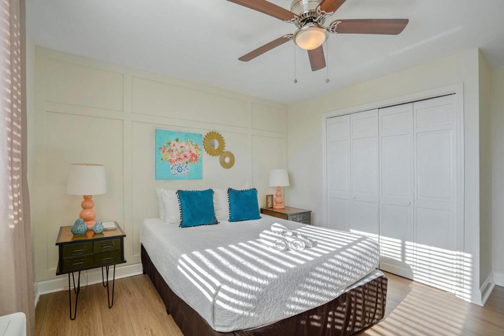 1406 Spacious Modern, Fast Wifi, 1 Free Parking Apartment *
